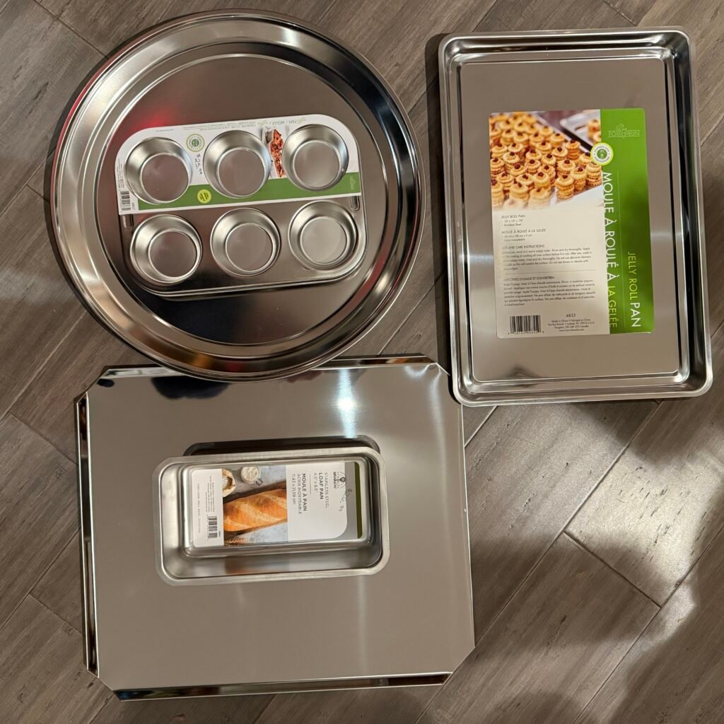 Stainless Baking Sheets, Pizza Pan, Muffin Pan, Loaf Pan, Jelly Roll, Angel Food Bundt Pan, and Springform Pan set (not onyx) Bakeware